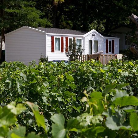 Camping Le Pressoir Petit-Palais-et-Cornemps Exterior foto