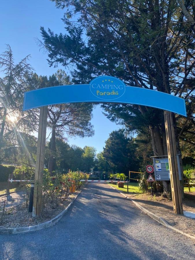 Camping Le Pressoir Petit-Palais-et-Cornemps Exterior foto