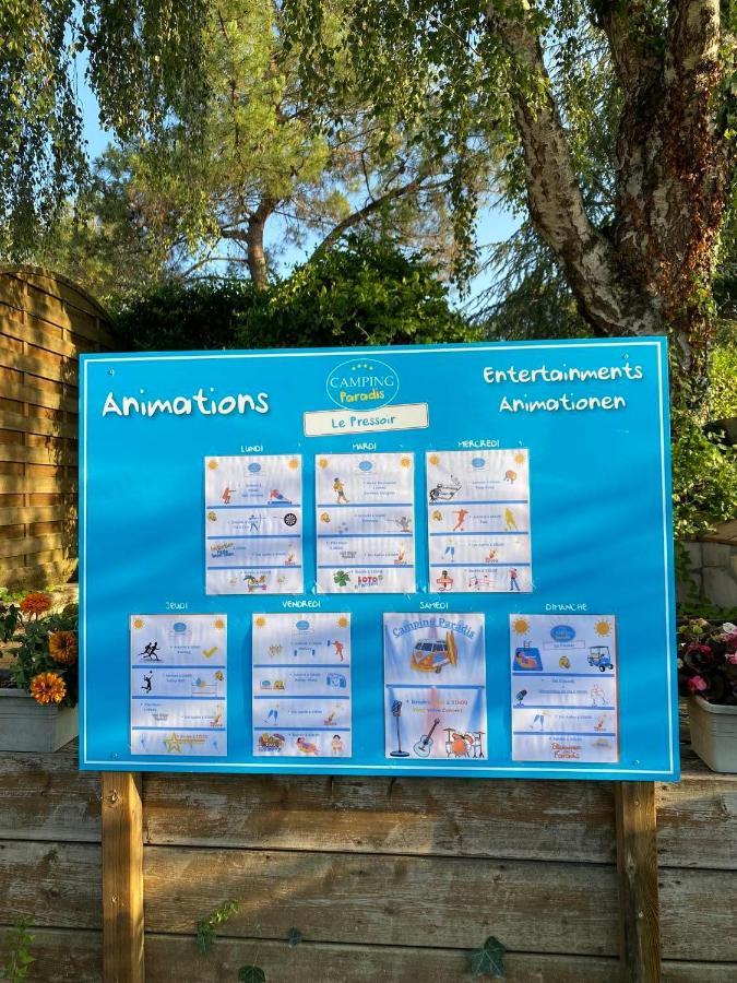 Camping Le Pressoir Petit-Palais-et-Cornemps Exterior foto