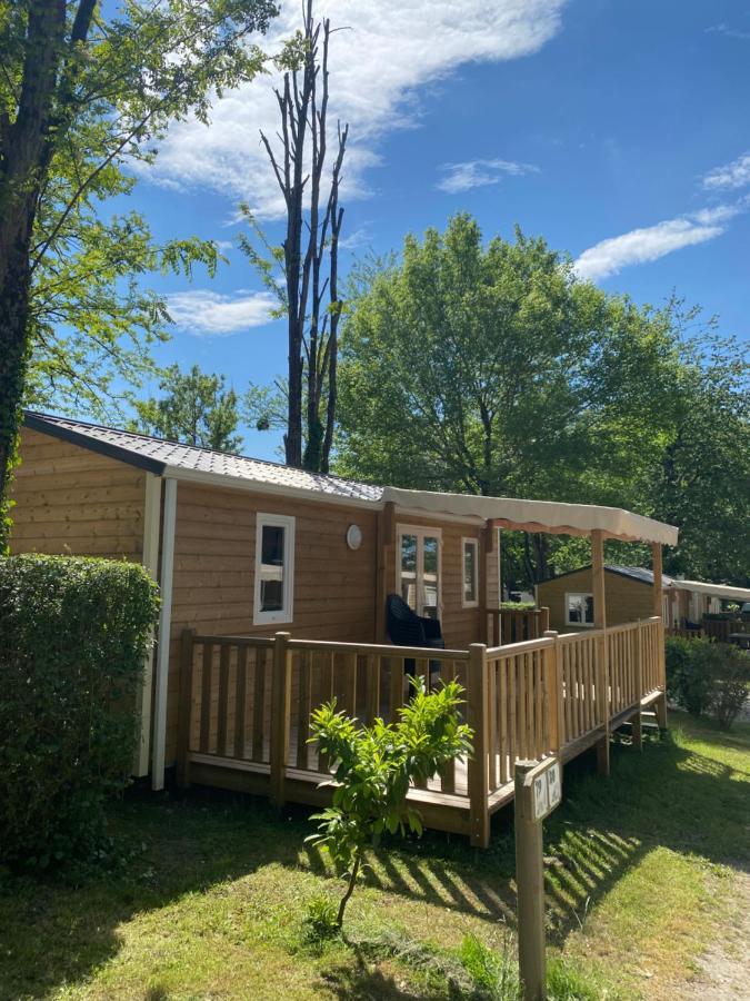 Camping Le Pressoir Petit-Palais-et-Cornemps Exterior foto